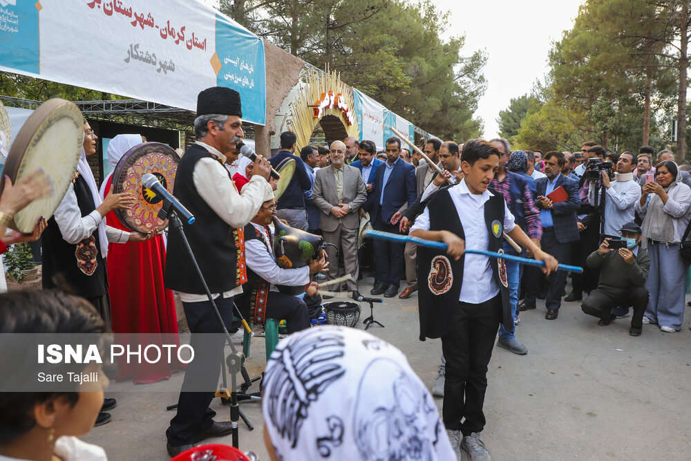 حضور ۱۵۰ هزار نفر از شهروندان کرمانی در «جشنوارۀ ملی نان»